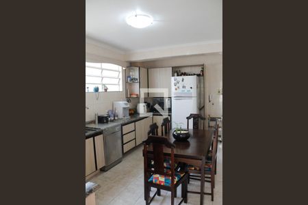 Casa à venda com 392m², 4 quartos e 8 vagas Casa à venda com 392m², 4 quartos e 8 vagasCozinha