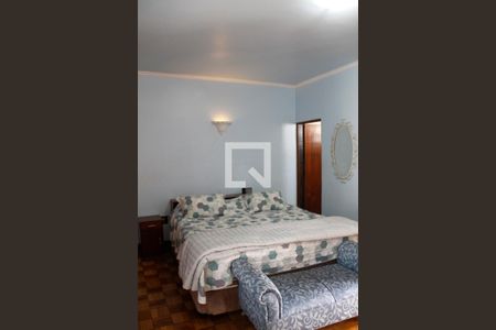 Casa à venda com 392m², 4 quartos e 8 vagas Casa à venda com 392m², 4 quartos e 8 vagasSuíte