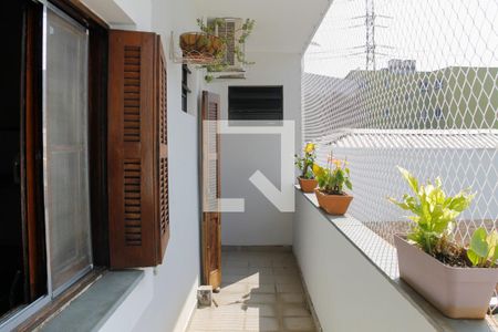 Casa à venda com 392m², 4 quartos e 8 vagas Casa à venda com 392m², 4 quartos e 8 vagasSuíte - Sacada