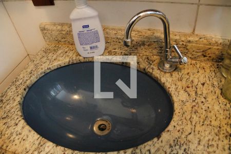 Casa à venda com 392m², 4 quartos e 8 vagas Casa à venda com 392m², 4 quartos e 8 vagasBanheiro da Suíte