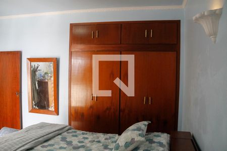 Casa à venda com 392m², 4 quartos e 8 vagas Casa à venda com 392m², 4 quartos e 8 vagasSuíte