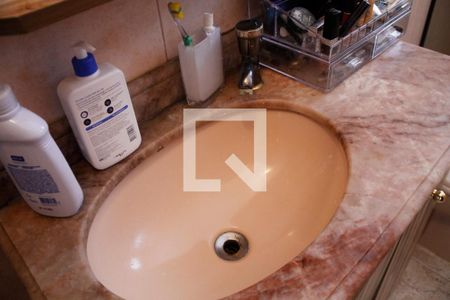 Casa à venda com 392m², 4 quartos e 8 vagas Casa à venda com 392m², 4 quartos e 8 vagasBanheiro Social