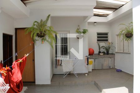 Casa à venda com 392m², 4 quartos e 8 vagas Casa à venda com 392m², 4 quartos e 8 vagasQuintal