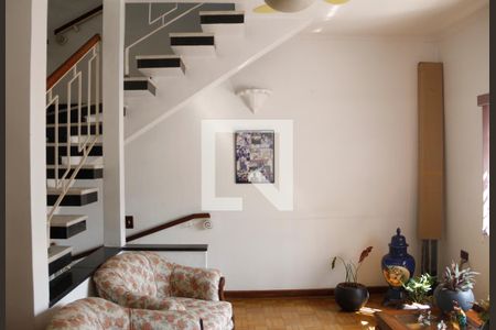 Casa à venda com 392m², 4 quartos e 8 vagas Casa à venda com 392m², 4 quartos e 8 vagasSala 2