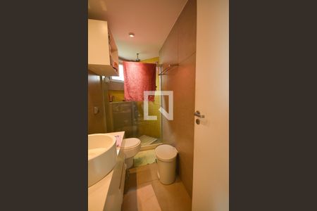 Apartamento à venda com 144m², 3 quartos e 2 vagasBanheiro da suíte