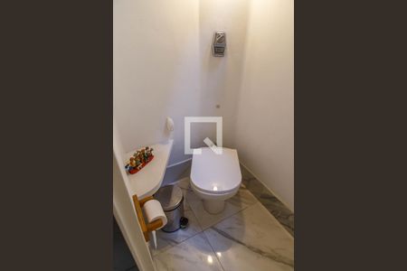 Casa à venda com 300m², 3 quartos e 3 vagas Casa à venda com 300m², 3 quartos e 3 vagasLavabo