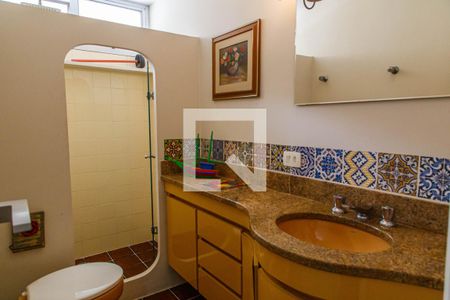 Casa à venda com 300m², 3 quartos e 3 vagas Casa à venda com 300m², 3 quartos e 3 vagasBanheiro 1