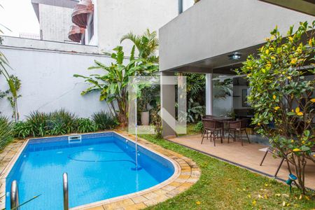 Casa à venda com 300m², 3 quartos e 3 vagas Casa à venda com 300m², 3 quartos e 3 vagasPiscina