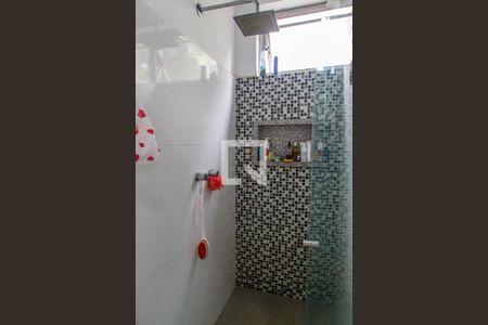 Casa à venda com 300m², 3 quartos e 3 vagas Casa à venda com 300m², 3 quartos e 3 vagasBanheiro Suíte 2