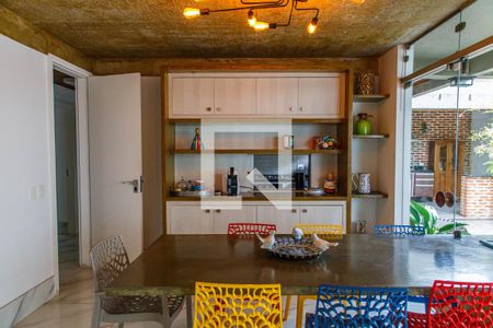 Casa à venda com 300m², 3 quartos e 3 vagas Casa à venda com 300m², 3 quartos e 3 vagasSala