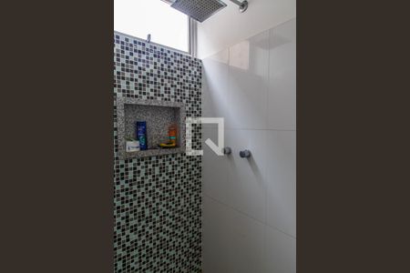 Casa à venda com 300m², 3 quartos e 3 vagas Casa à venda com 300m², 3 quartos e 3 vagasBanheiro Suíte 1