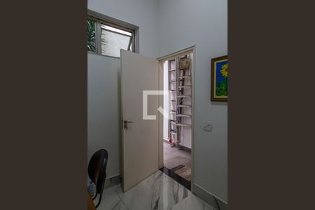 Casa à venda com 300m², 3 quartos e 3 vagas Casa à venda com 300m², 3 quartos e 3 vagasEscritório