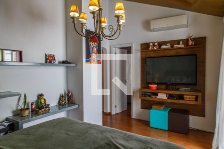 Casa à venda com 300m², 3 quartos e 3 vagas Casa à venda com 300m², 3 quartos e 3 vagasQuarto Suíte 2