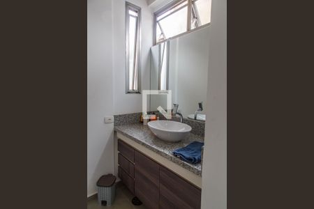 Casa à venda com 300m², 3 quartos e 3 vagas Casa à venda com 300m², 3 quartos e 3 vagasBanheiro Suíte 1