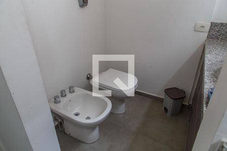 Casa à venda com 300m², 3 quartos e 3 vagas Casa à venda com 300m², 3 quartos e 3 vagasBanheiro Suíte 1