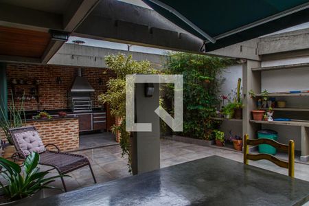 Casa à venda com 300m², 3 quartos e 3 vagas Casa à venda com 300m², 3 quartos e 3 vagasÁrea Externa