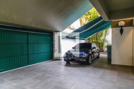 Casa à venda com 300m², 3 quartos e 3 vagas Casa à venda com 300m², 3 quartos e 3 vagasGaragem