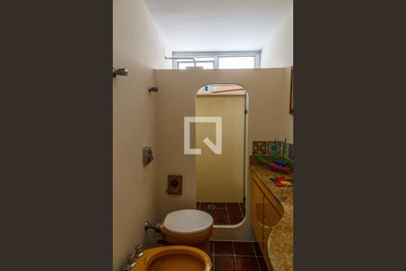 Casa à venda com 300m², 3 quartos e 3 vagas Casa à venda com 300m², 3 quartos e 3 vagasBanheiro 3