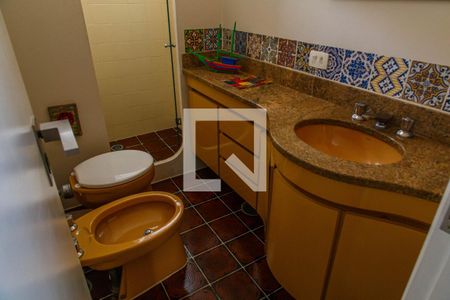 Casa à venda com 300m², 3 quartos e 3 vagas Casa à venda com 300m², 3 quartos e 3 vagasBanheiro 3