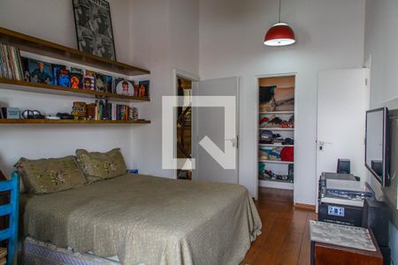 Casa à venda com 300m², 3 quartos e 3 vagas Casa à venda com 300m², 3 quartos e 3 vagasQuarto Suíte 1