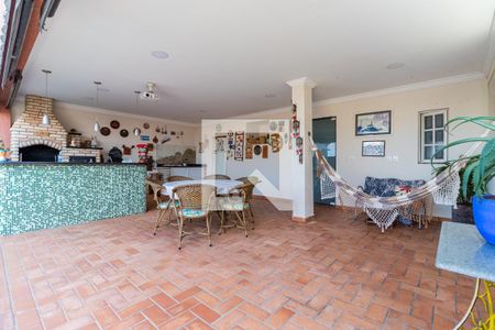 Casa à venda com 240m², 4 quartos e 3 vagasÁrea Gourmet 