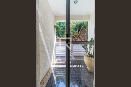 Casa à venda com 240m², 4 quartos e 3 vagasQuarto 3 - Suíte 1 - Varanda