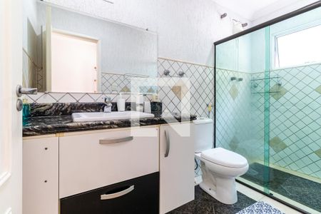 Casa à venda com 240m², 4 quartos e 3 vagasBanheiro da Suíte 1