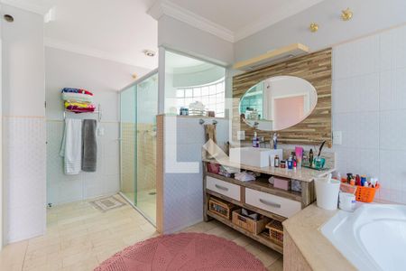 Casa à venda com 240m², 4 quartos e 3 vagasBanheiro da Suíte 2