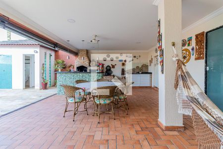 Casa à venda com 240m², 4 quartos e 3 vagasÁrea Gourmet 