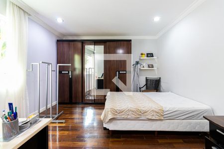 Casa à venda com 240m², 4 quartos e 3 vagasQuarto 2