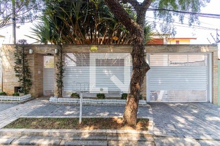Casa à venda com 240m², 4 quartos e 3 vagasFachada