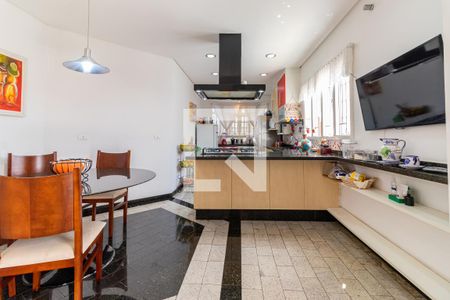Casa à venda com 240m², 4 quartos e 3 vagasCozinha