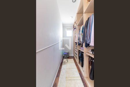 Casa à venda com 240m², 4 quartos e 3 vagasQuarto 4 - Suíte 2 - Closet