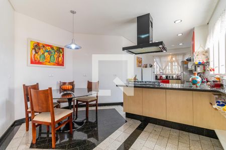 Casa à venda com 240m², 4 quartos e 3 vagasCozinha