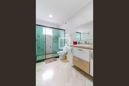 Casa à venda com 240m², 4 quartos e 3 vagasBanheiro do Corredor