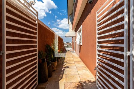 Casa à venda com 240m², 4 quartos e 3 vagasQuintal - Corredor