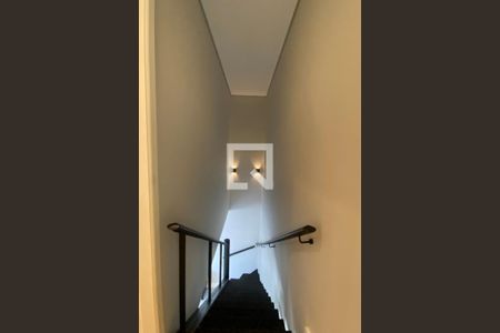 Escada de apartamento para alugar com 2 quartos, 67m² em Alphaville Industrial, Barueri