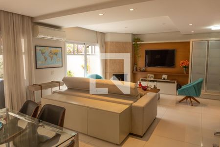 Sala de Estar de casa de condomínio à venda com 4 quartos, 220m² em Jardim Carvalho, Porto Alegre