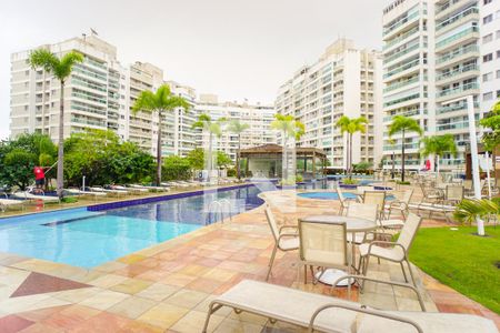 Apartamento para alugar com 72m², 2 quartos e 1 vagaÁrea comum - Piscina