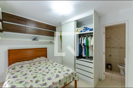 Casa de condomínio à venda com 200m², 3 quartos e 2 vagas Casa de condomínio à venda com 200m², 3 quartos e 2 vagasSuite 2