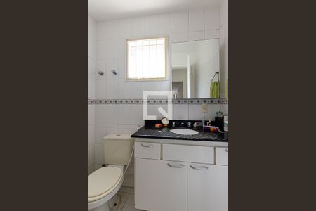 Casa de condomínio à venda com 200m², 3 quartos e 2 vagas Casa de condomínio à venda com 200m², 3 quartos e 2 vagasBanheiro da Suíte