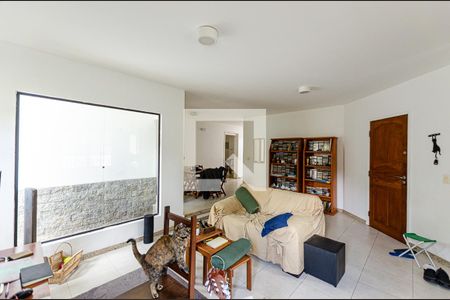 Sala de casa de condomínio à venda com 3 quartos, 200m² em Badu, Niterói