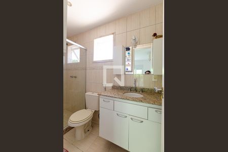 Casa de condomínio à venda com 200m², 3 quartos e 2 vagas Casa de condomínio à venda com 200m², 3 quartos e 2 vagasBanheiro da Suíte 3