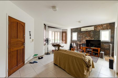 Sala de casa de condomínio à venda com 3 quartos, 200m² em Badu, Niterói