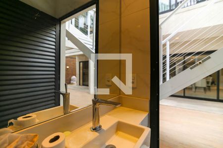 Casa à venda com 408m², 3 quartos e 6 vagas Casa à venda com 408m², 3 quartos e 6 vagasBanheiro de Serviço