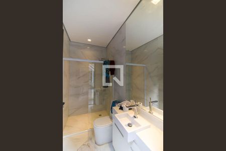 Casa à venda com 408m², 3 quartos e 6 vagas Casa à venda com 408m², 3 quartos e 6 vagasBanheiro de Serviço