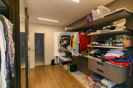 Casa à venda com 408m², 3 quartos e 6 vagas Casa à venda com 408m², 3 quartos e 6 vagasCloset do quarto 3