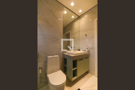 Casa à venda com 408m², 3 quartos e 6 vagas Casa à venda com 408m², 3 quartos e 6 vagasBanheiro da Suíte 2