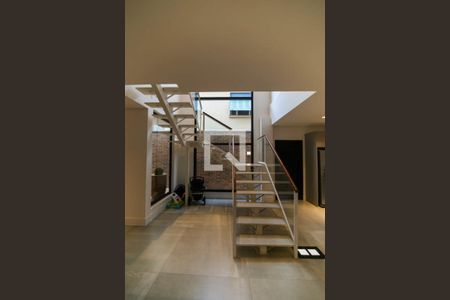 Escada de casa à venda com 3 quartos, 408m² em Jardim Europa, São Paulo