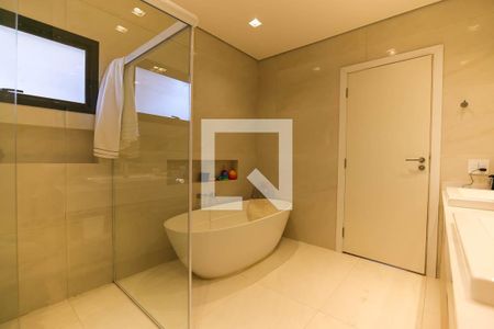 Casa à venda com 408m², 3 quartos e 6 vagas Casa à venda com 408m², 3 quartos e 6 vagasBanheiro da Suíte 2